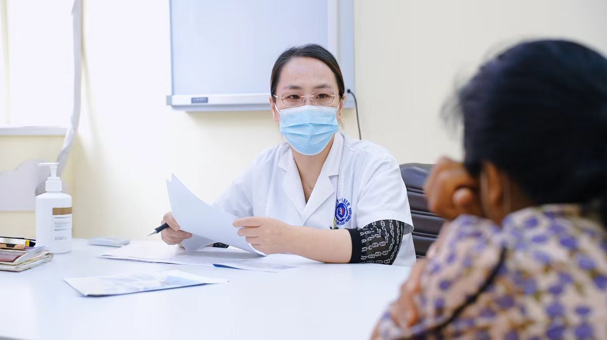 哈尔滨中童儿童医院多动症矫正方案：孩子上课走神好动怎么引导？